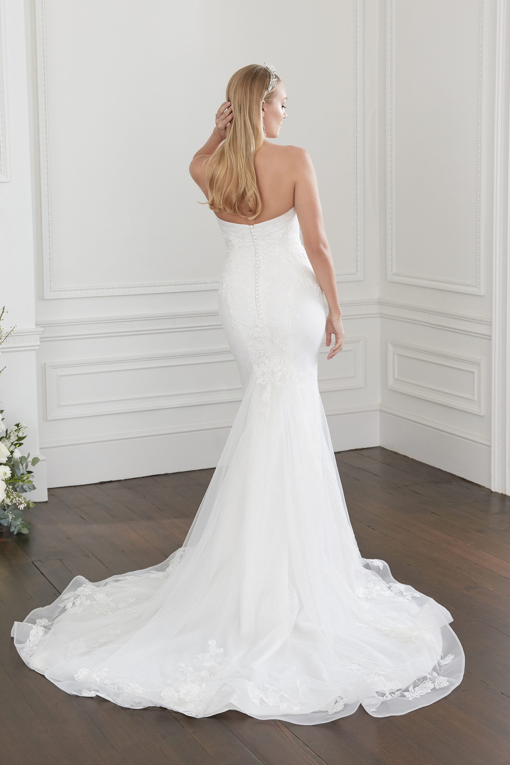 44367_FB_Sincerity-Bridal train
